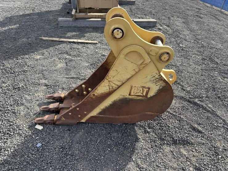caterpillar-14-image-2