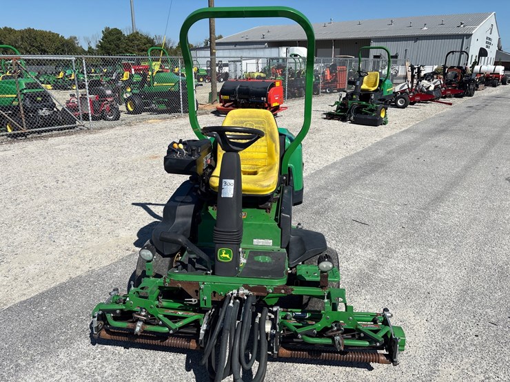 2021-john-deere-2400-image-10