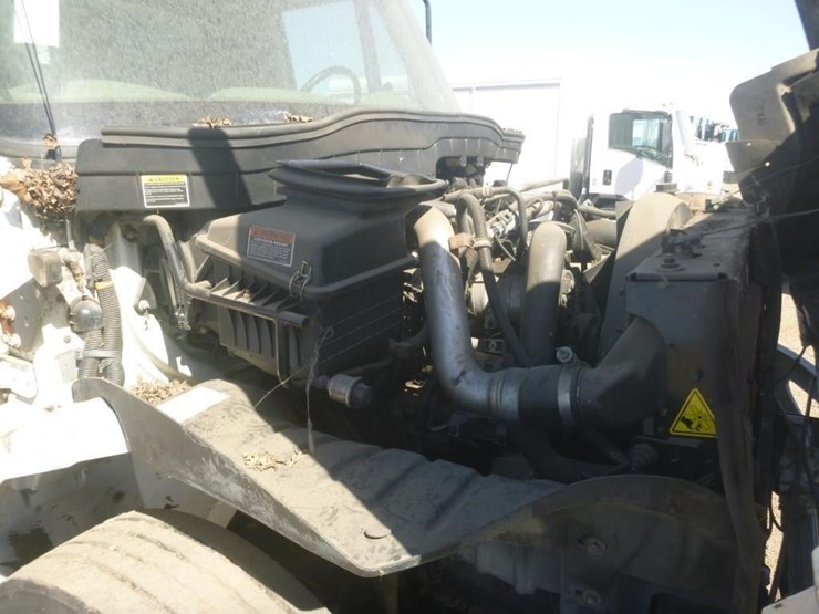 2013-international-durastar-4300-image-21