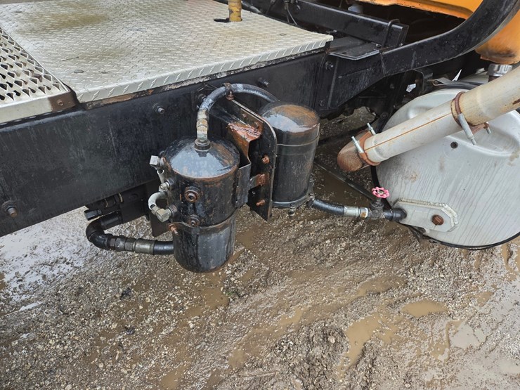 1994-mack-rd688s-image-37