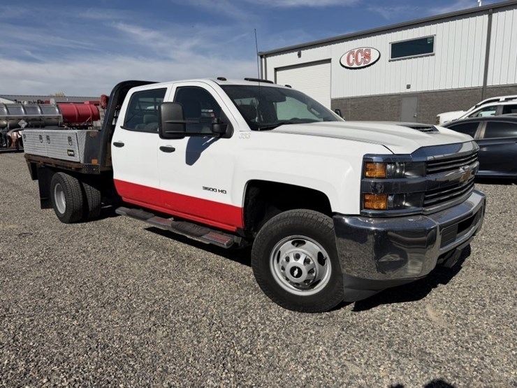2017-chevrolet-silverado-3500-image-7