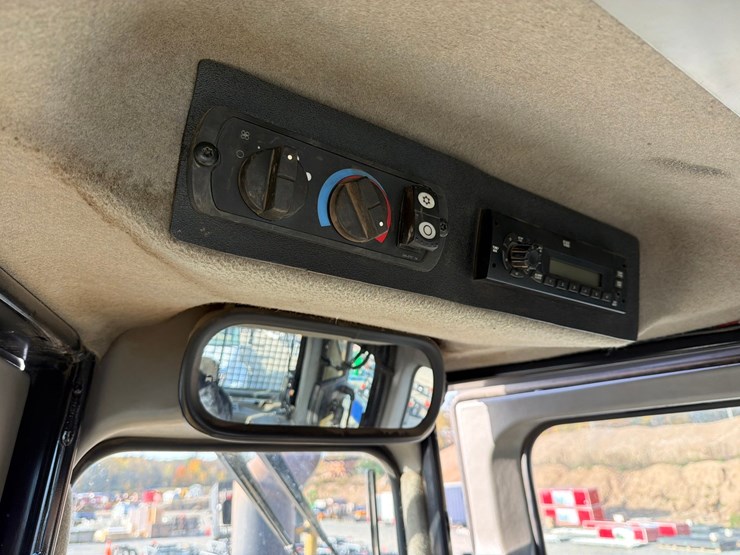 caterpillar-d6t-lgp-image-80