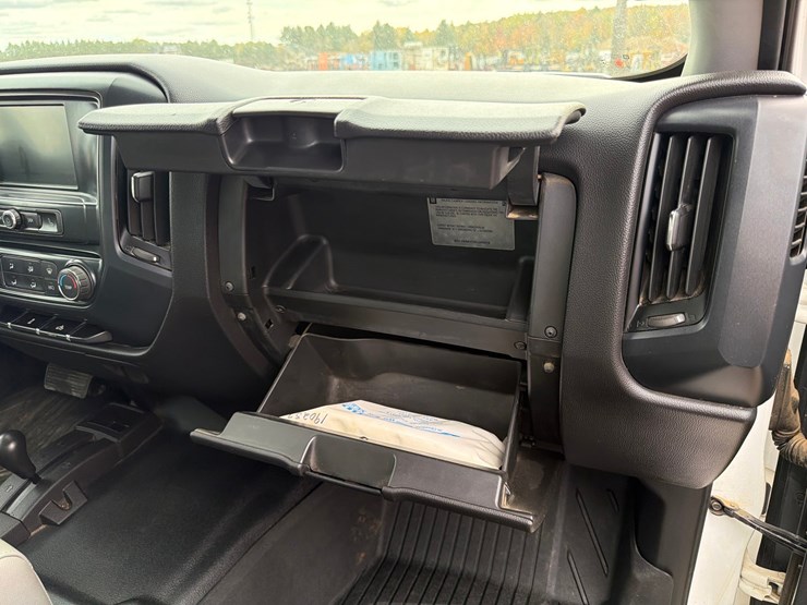 2019-chevrolet-silverado-1500-image-76