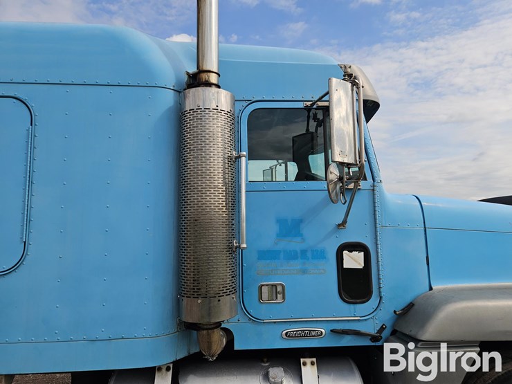 2000-freightliner-fld120-image-16