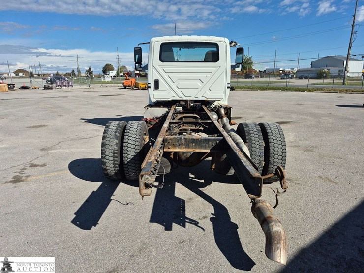 2017-international-durastar-4300-image-6