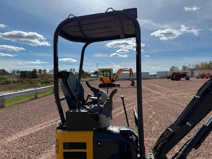deere-17g-image-14