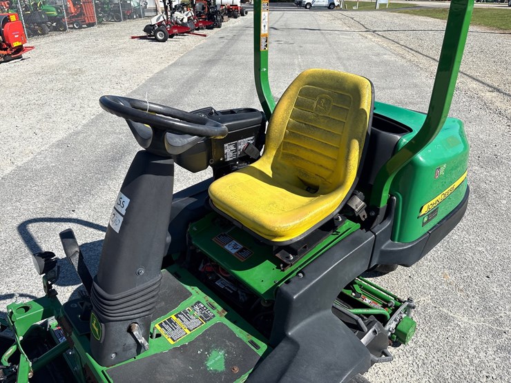 2021-john-deere-2400-image-8