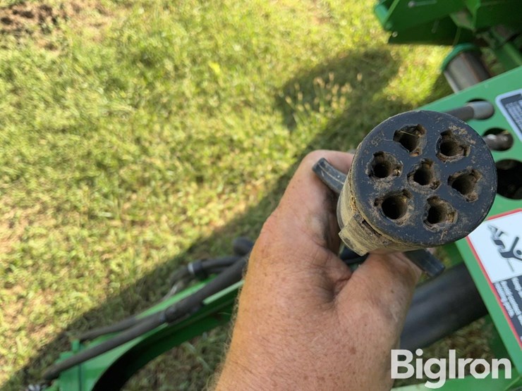2015-john-deere-569-image-12