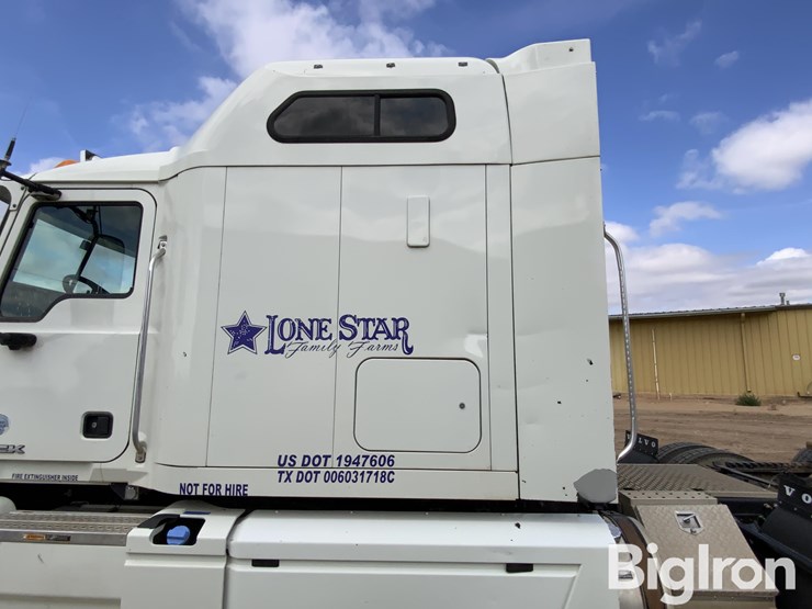 2014-mack-pinnacle-cxu613-image-16