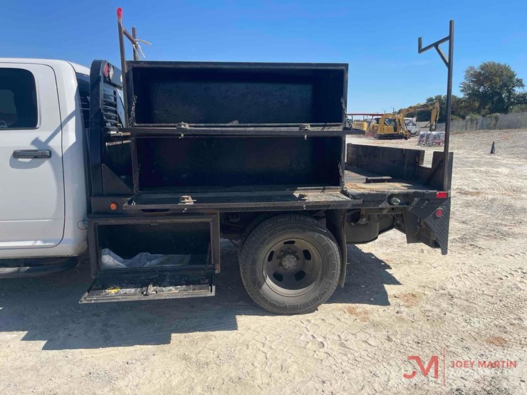 2018-dodge-3500-image-13