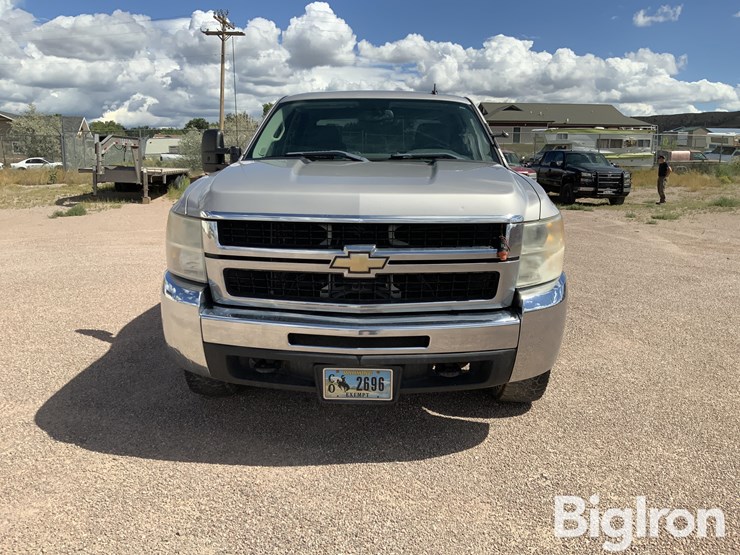 2009-chevrolet-2500-image-2
