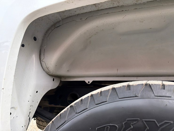 2019-chevrolet-silverado-1500-image-35