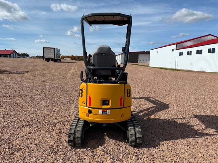 deere-17g-image-4