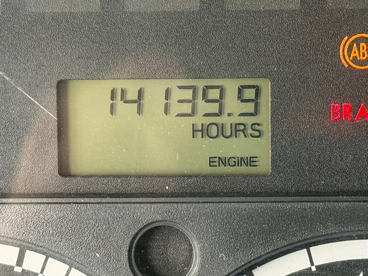 #1607-•-2015-freightliner-cascadia-day-cab-truck-tractor-image-64