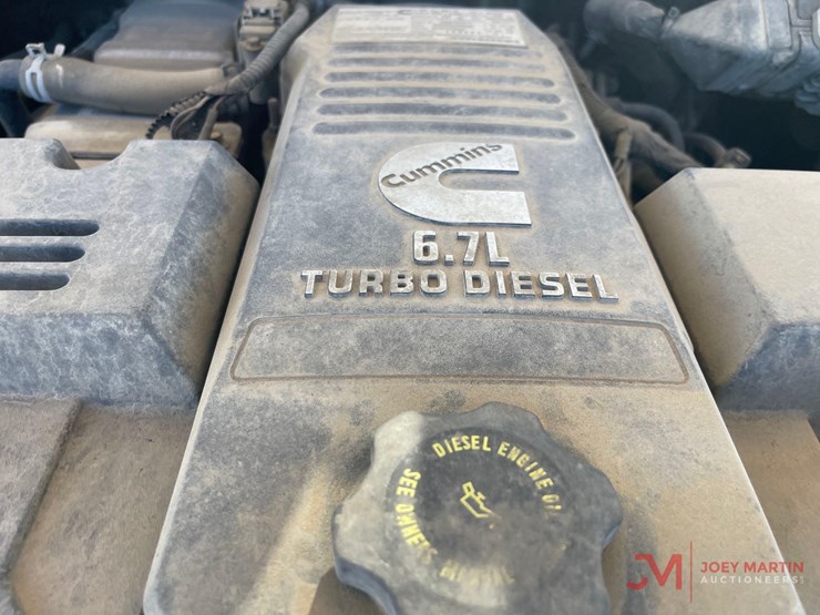 2018-dodge-3500-image-24