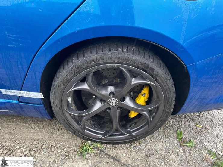 non-operable-2018-alfa-r-giulia-quadrifogli-image-46