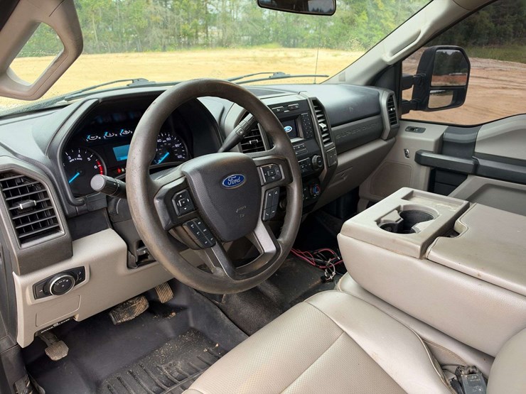 ford-f250-xl-image-11