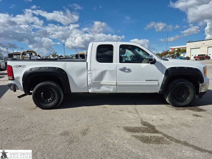 2011-gmc-sierra-1500-image-4