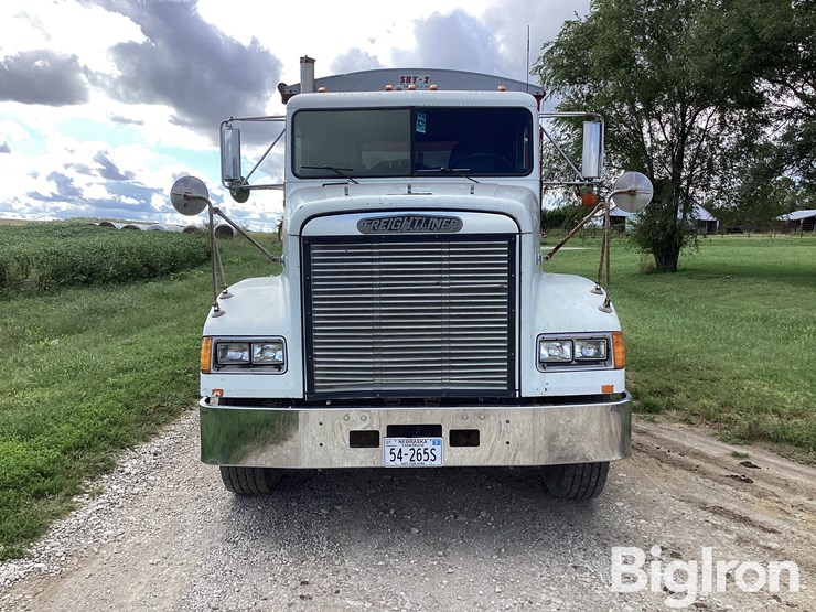 1989-freightliner-fld120-image-2