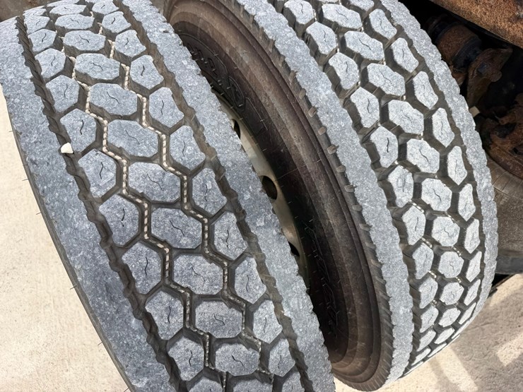 #1608-•-2019-freightliner-cascadia-single-axle-day-cab-image-60