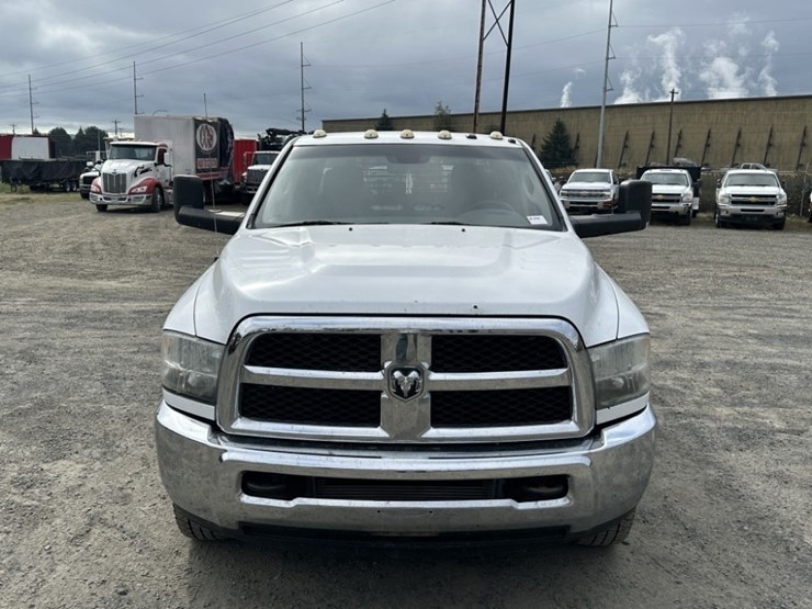 2014-dodge-3500-image-8