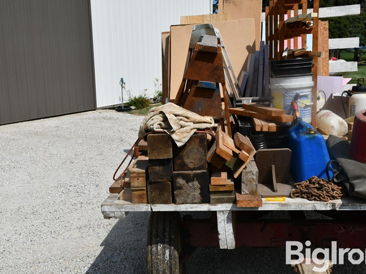 hayrack-w/-contents-image-10