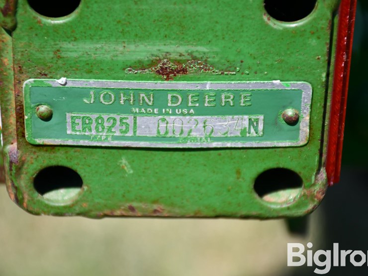 john-deere-er825-8r30-cultivator-image-17
