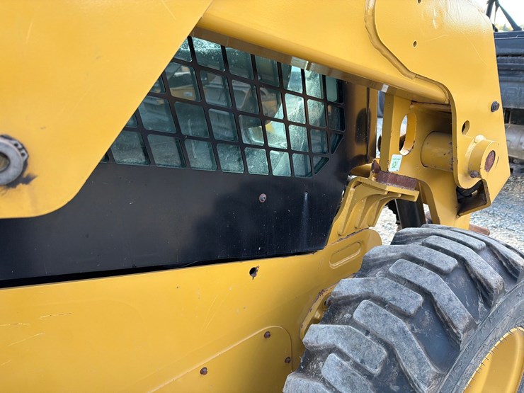 2023-caterpillar-226d3-image-33