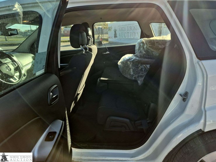 2013-dodge-journey-image-14