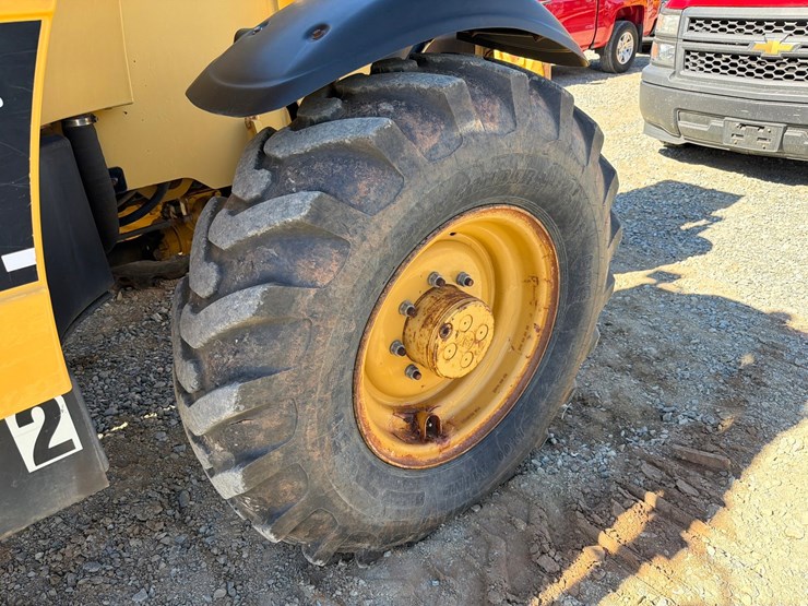 caterpillar-th360b-image-95