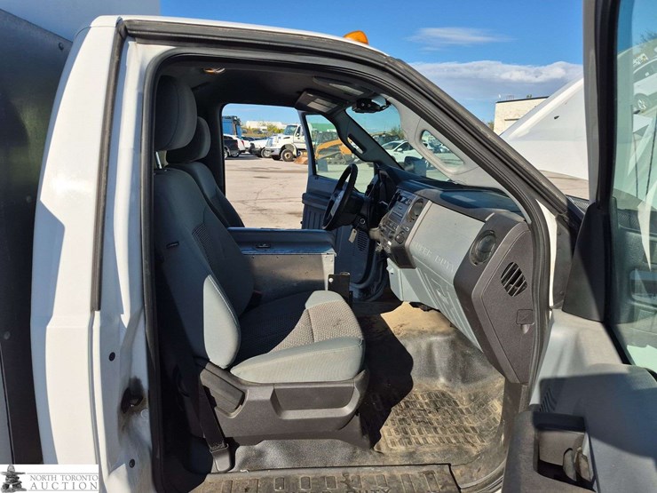 2013-ford-f350-image-21