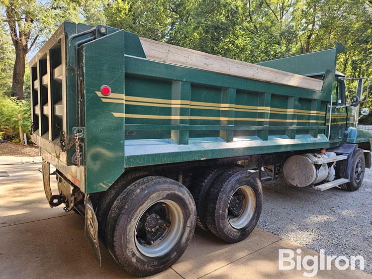 1996-mack-ch613-image-5