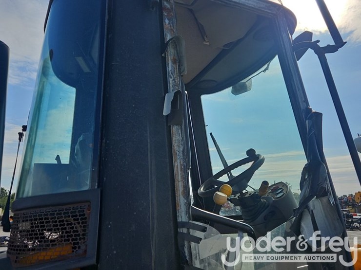 1999-jcb-407b-image-24