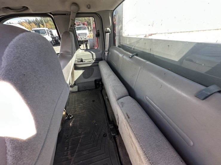 2006-ford-f350-xl-image-23