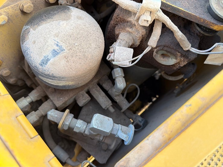 caterpillar-d6t-lgp-image-71