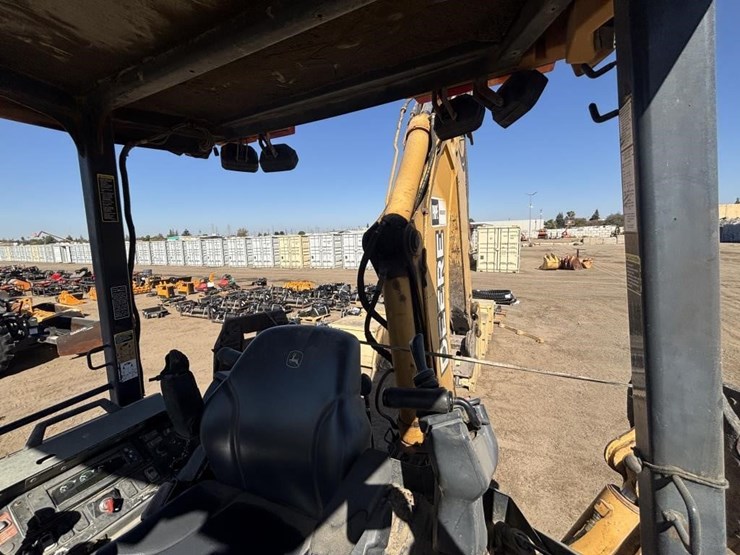 2005-deere-410g-image-39