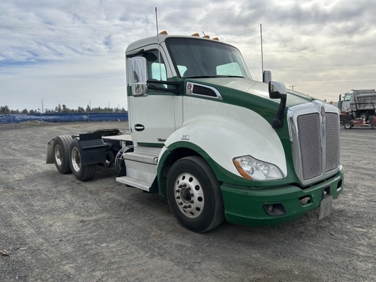 2020-kenworth-t680-image-7