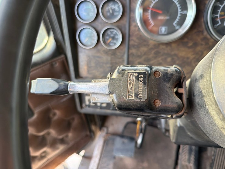 1997-kenworth-t800-image-75