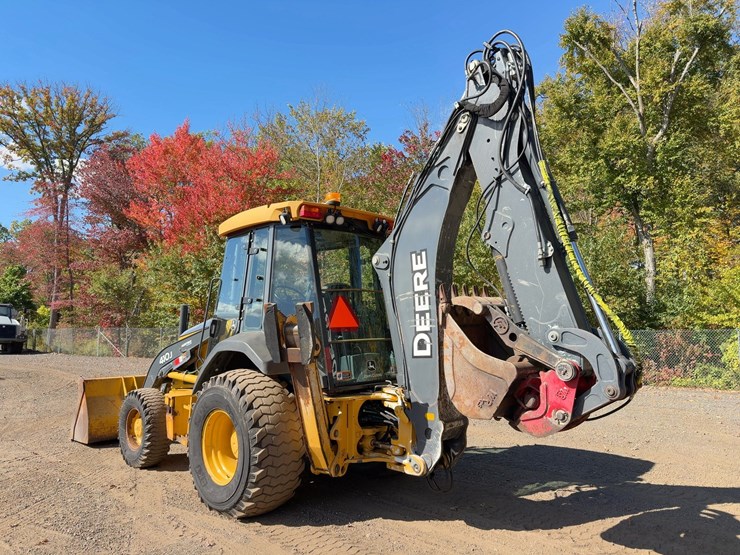 2011-deere-410j-image-3