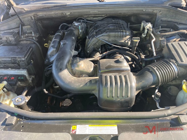 2013-jeep-grand-cherokee-limited-image-15