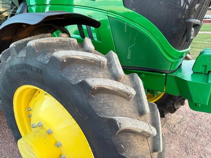 john-deere-6215r-image-12