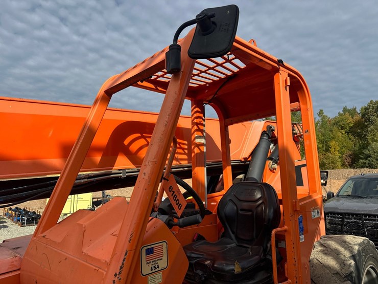 2019-jlg-8042-image-9