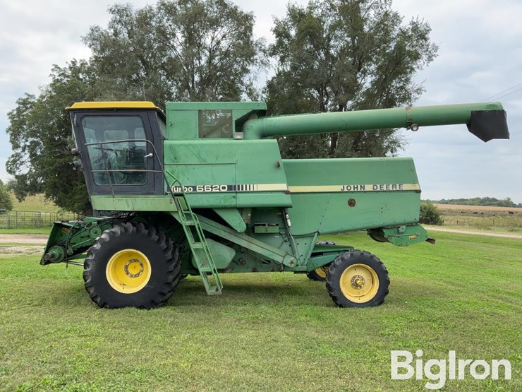 1982-john-deere-6620-image-8