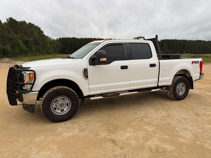 ford-f250-xl-image-1