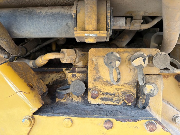 caterpillar-d6t-lgp-image-30