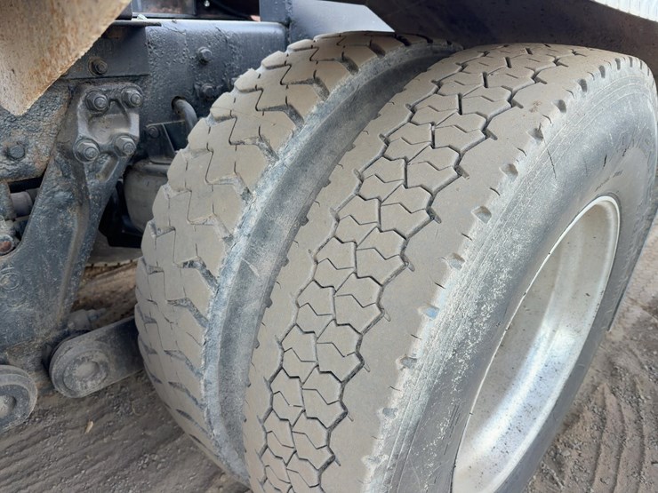 2006-kenworth-w900-image-22