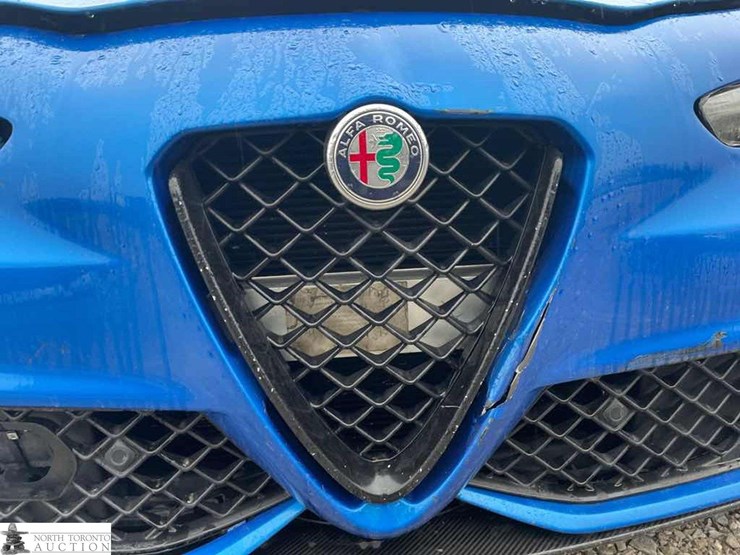 non-operable-2018-alfa-r-giulia-quadrifogli-image-40