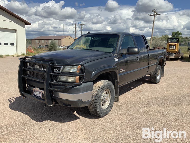 2005-chevrolet-silverado-3500-image-1