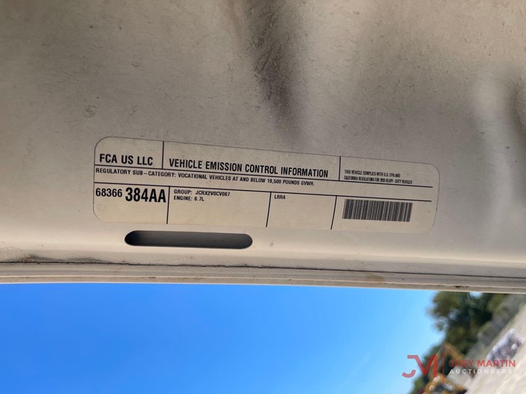 2018-dodge-3500-image-25