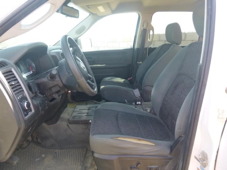 2016-dodge-1500-image-9